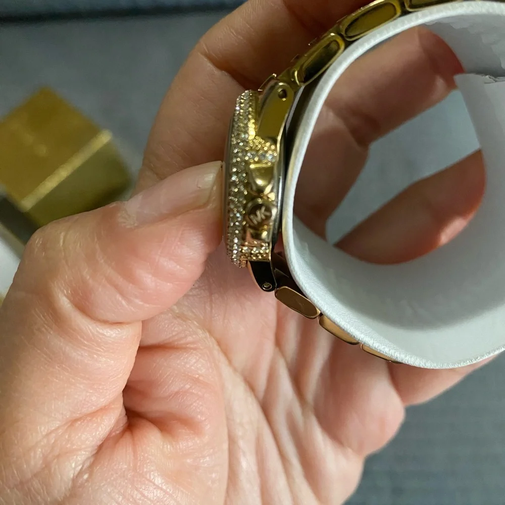 Michael Kors Gold Watch and Bracelet Set - Picture 5 of 7